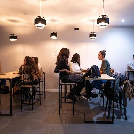 Madriz Hostel المظهر الخارجي الصورة