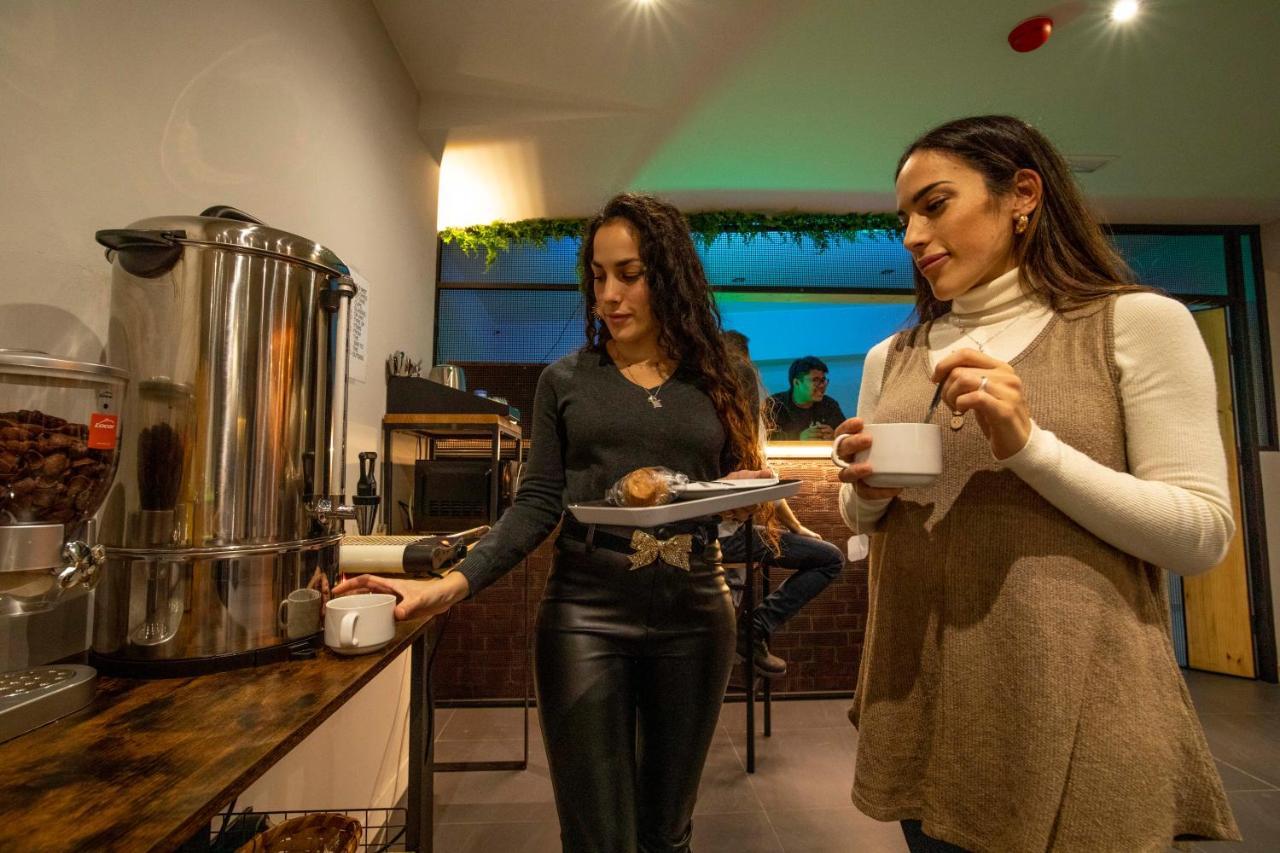 Madriz Hostel المظهر الخارجي الصورة
